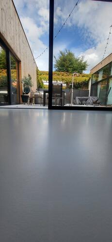 Masterpatio schuifvleugel ingevloerd